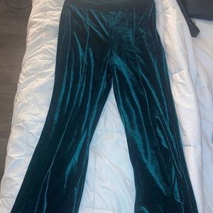 LuLu’s green velvet bell bottom pants